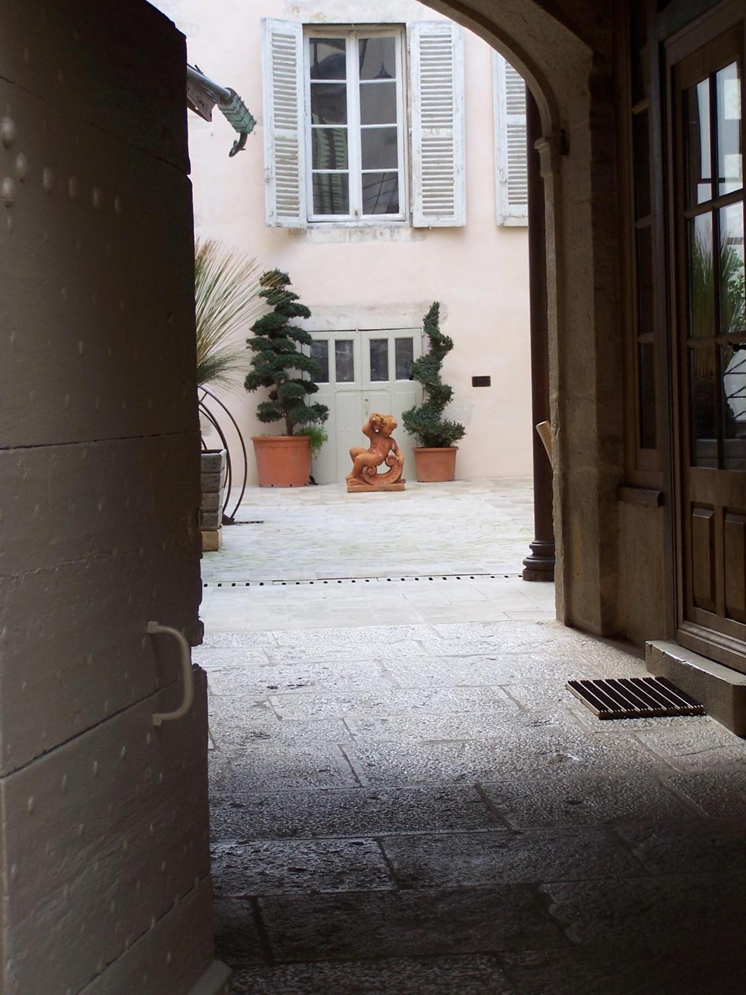 Le Clos Sainte-Marguerite Beaune  Bagian luar foto