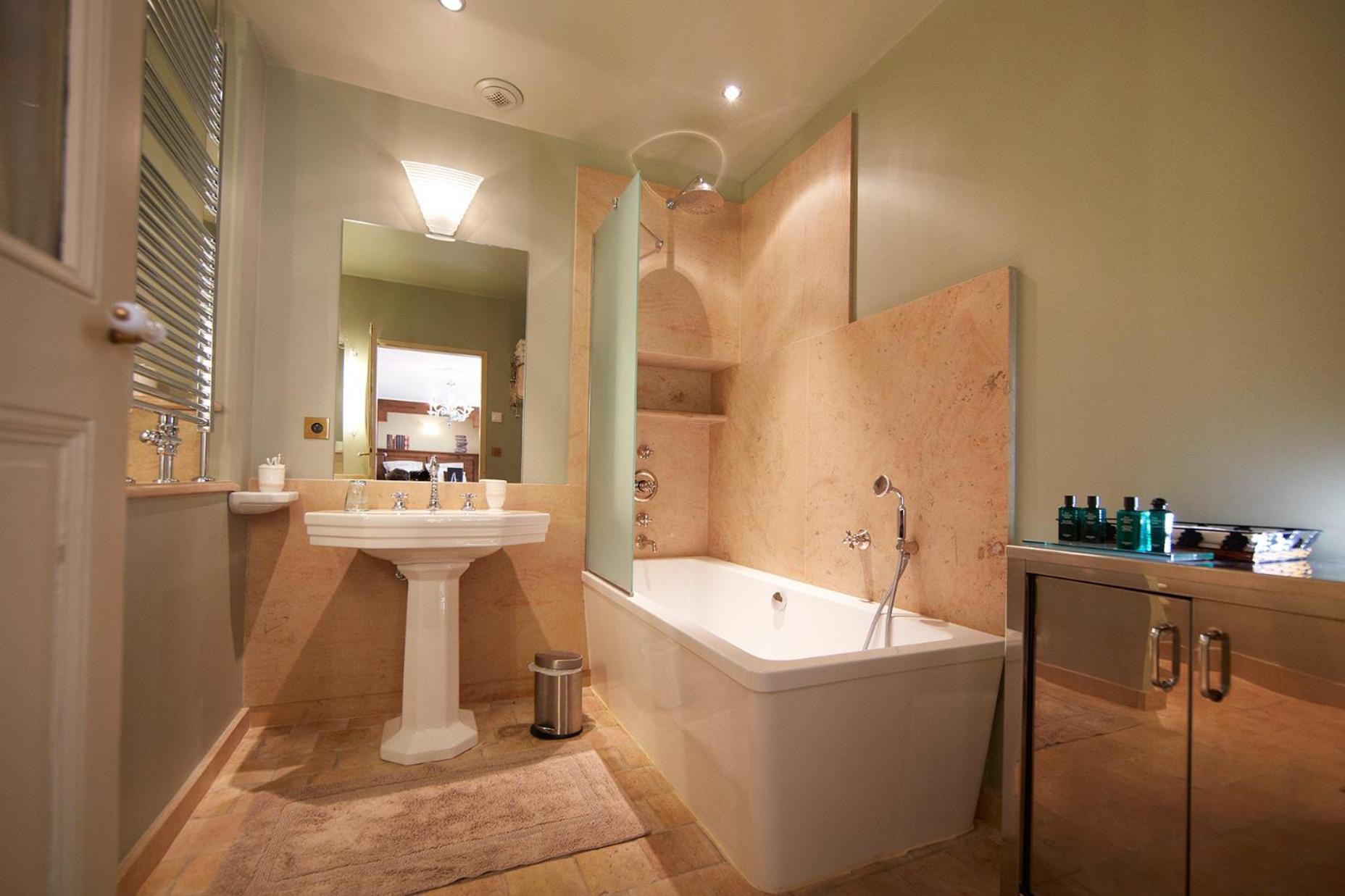 Le Clos Sainte-Marguerite Beaune  Bagian luar foto